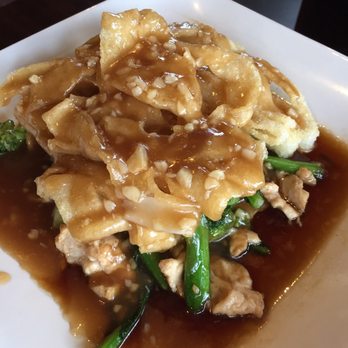 Bonzai Thai Cuisine - Crispy noodles with chicken - Japanese Near Me - Charlotte, North Carolina Bonzai Thai Cuisine - Crispy noodles with chicken - Japanese Near Me - Charlotte, North Carolina