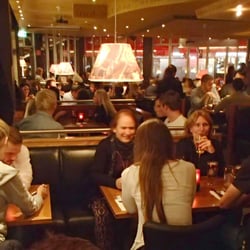 TGI Fridays - Packed and jumping