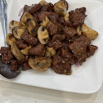 Mama Lu’s Dumpling House - Beef with mushrooms - Chinese Near Me - Alhambra, California Mama Lu’s Dumpling House - Beef with mushrooms - Chinese Near Me - Alhambra, California