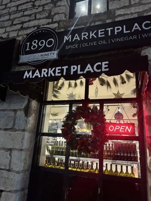 Eighteen Ninety Grille and Lounge by null