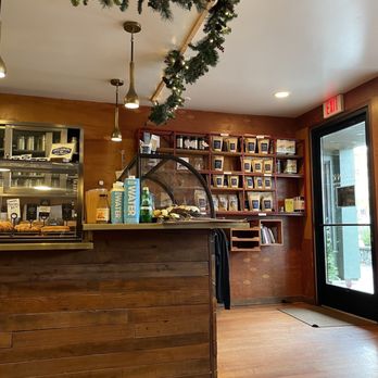 Plank Coffee - Cloverdale - Inside - Coffee & Tea Near Me - Cloverdale, California Plank Coffee - Cloverdale - Inside - Coffee & Tea Near Me - Cloverdale, California