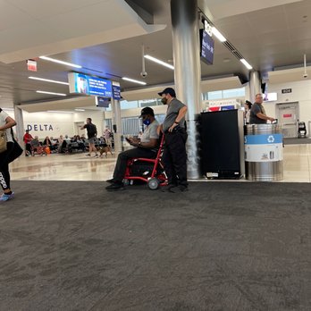 Concourse B - B25 Atlanta Intl. Airport - Airport Terminals Near Me - Atlanta, Georgia