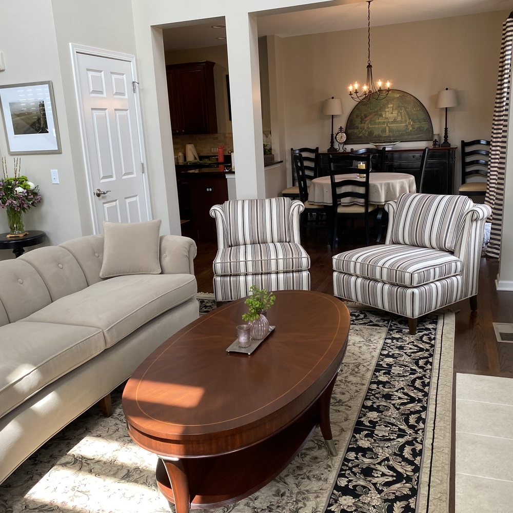 Leo's Upholstery - Furniture Reupholstery Near Me - Chicago, Illinois Leo's Upholstery - Furniture Reupholstery Near Me - Chicago, Illinois
