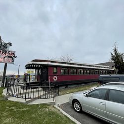 Knight's Diner - Exterior of the restaurant