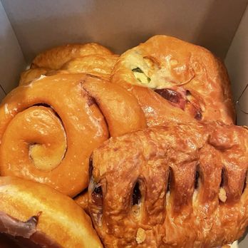 O'Henry's Donut Shop - Huge pieces. Nice. - Donuts Near Me - San Jose, California O'Henry's Donut Shop - Huge pieces. Nice. - Donuts Near Me - San Jose, California