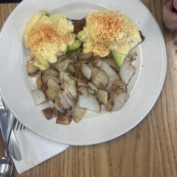 Fortis Cafe - Avocado and Bacon Benedict - Breakfast & Brunch Near Me - Reno, Nevada