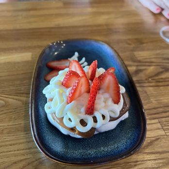 Sim - Dessert- Pavlova!!! - Asian Fusion Near Me - South Miami, Florida
