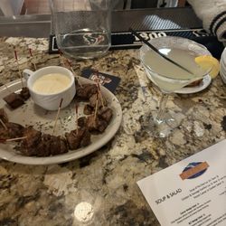 Hemingways's Cafe - Steak bites!