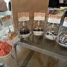 Mango Habanero, Butter Crisp, Black Forest, Peanut Butter and Cookies, Mud Pie, and Avalanche Mini Apples