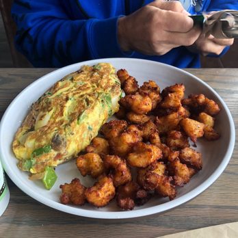 Joe Donut - Veg omelette with potatoes - Donuts Near Me - Niles, Illinois Joe Donut - Veg omelette with potatoes - Donuts Near Me - Niles, Illinois