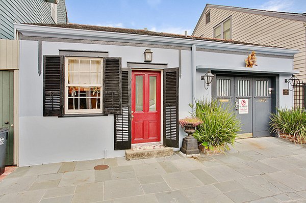B & W Courtyards Inn by null
