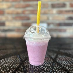 Phenom Risen Creatives - Strawberry smoothie!