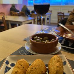 Tapas Ó Destapas - Fried balls of cod