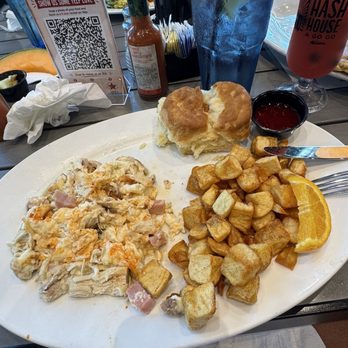 Hash House a Go Go - Meatlover Scramble - Cocktail Bars Near Me - Winter Garden, Florida