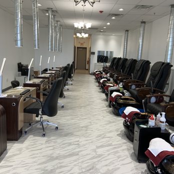 Leboutin Nails - Nail Salons Near Me - Omaha, Nebraska