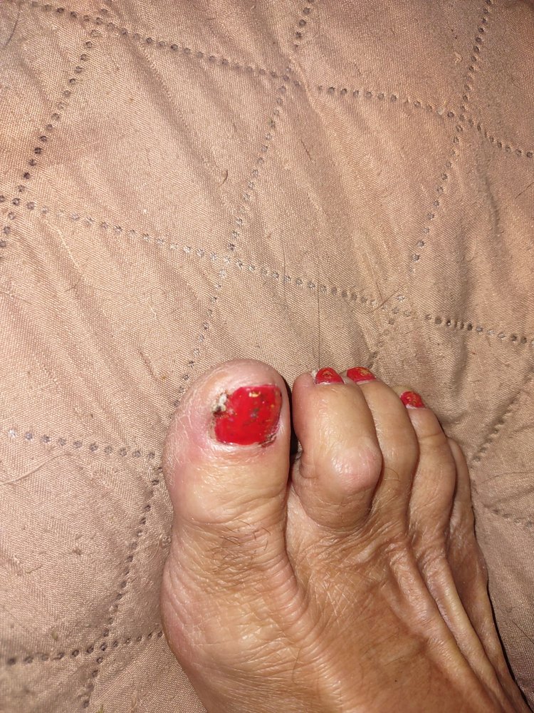 Hollywood Nails Image