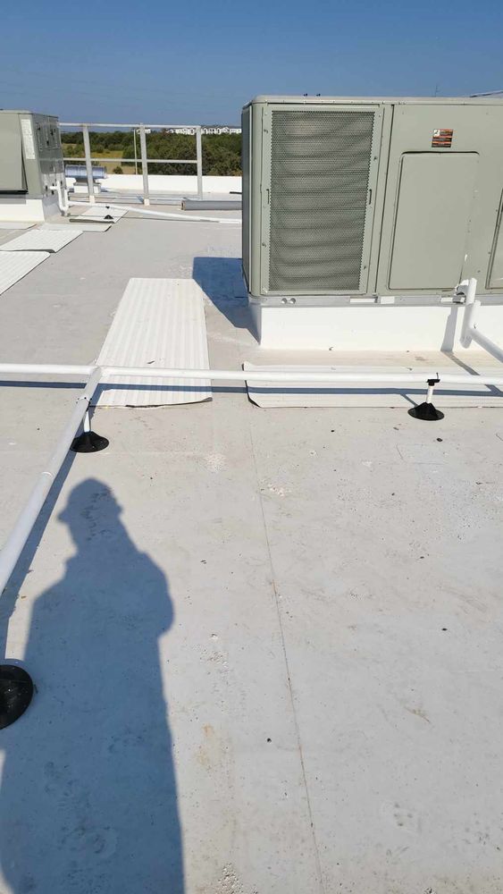 Slide of I Gotta Guy Roof Repairs