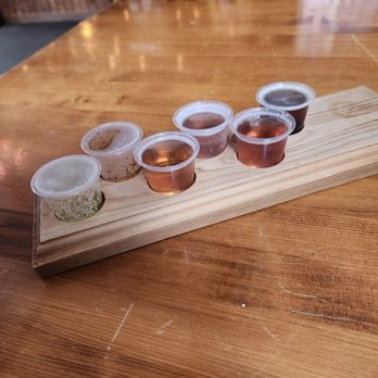 Mr B's Mead Center - Our mead flight. We really liked the Queen's Diamond perhaps the best. - Meaderies Near Me - Seattle, Washington