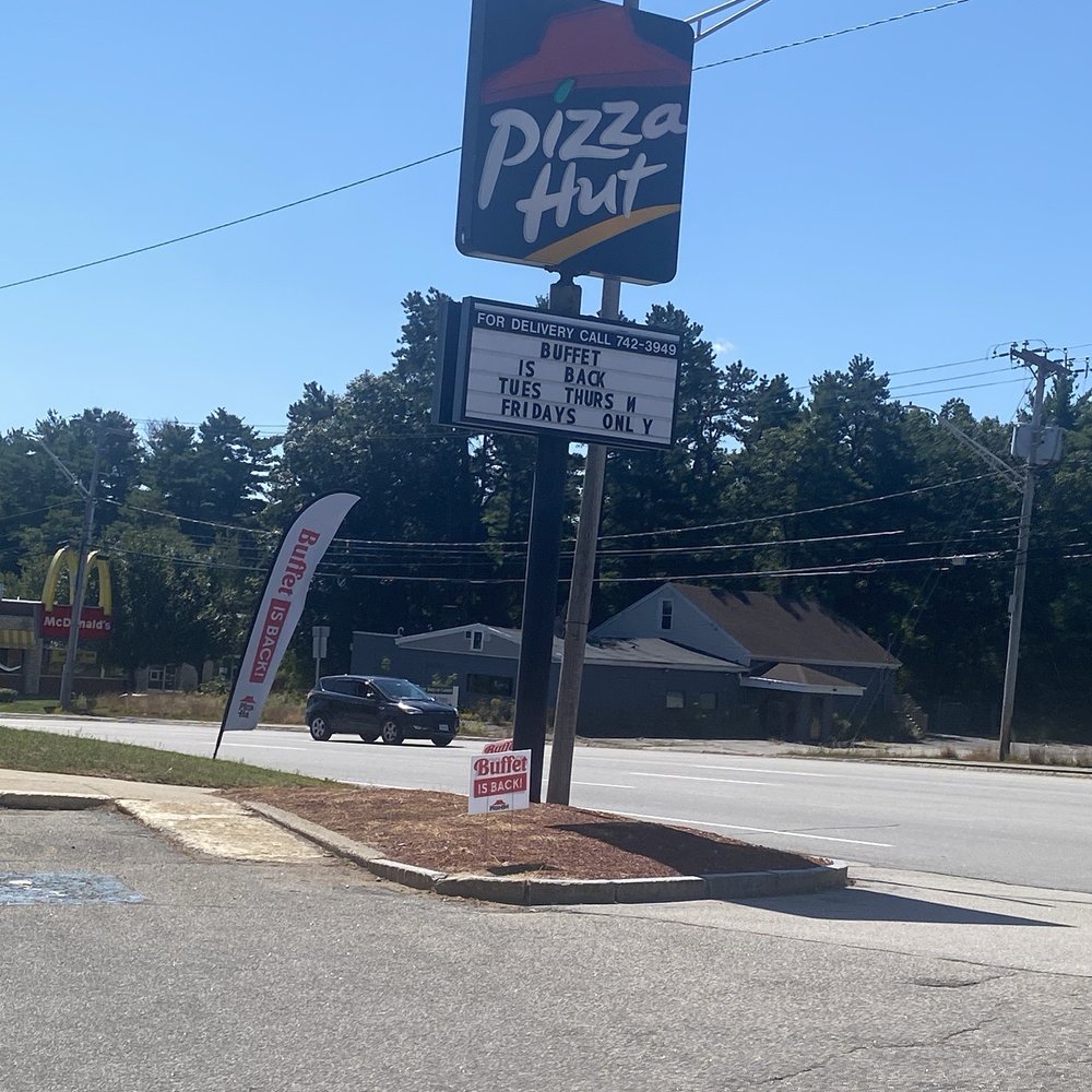 Pizza Hut - Sign - Pizza Near Me - Dover, New Hampshire