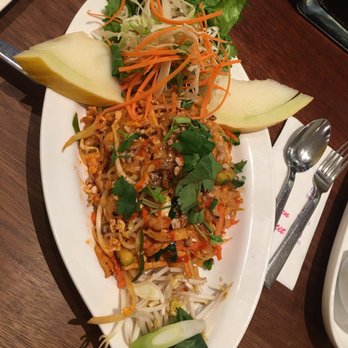 Lucki's - #64? Pad Thai ohne gerabtne - Thai Near Me - Freising, BY