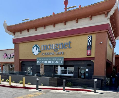 Moignet A Social Cafe (Chinatown) by null