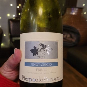 Limoncello - Great tasting Pinot Grigio - Pizza Near Me - San Francisco, California