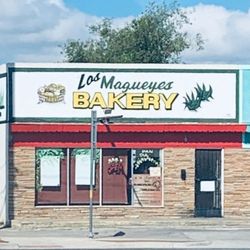 Los Magueyes Bakery - Outside look of the bakery