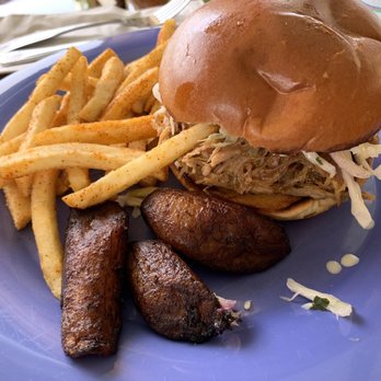 Iggies Oasis Restaurant - Pulled pork - Dive Bars Near Me - Saint Thomas, Virgin Islands