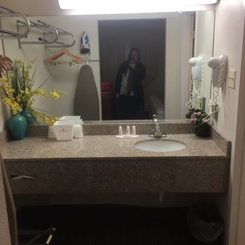 Ramada by Wyndham Kingman - Hotels Near Me - Kingman, Arizona