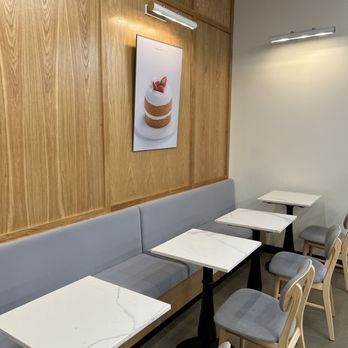 Tous Les Jours - Seating - Bakeries Near Me - Huntsville, Alabama
