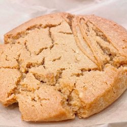Model Bakery - Peanut butter cookie