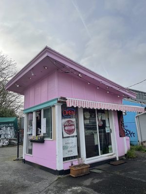 Kelly Cannoli by null