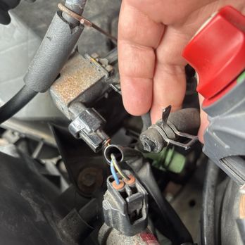Valvoline Instant Oil Change - Broken Air Hose. - Oil Change Stations Near Me - Canandaigua, New York Valvoline Instant Oil Change - Broken Air Hose. - Oil Change Stations Near Me - Canandaigua, New York