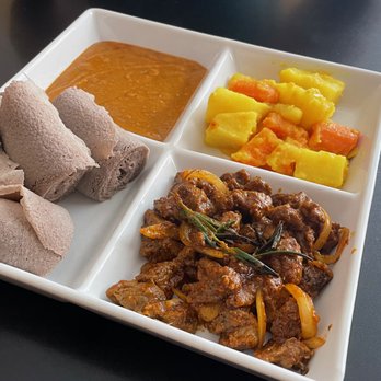 Lucy Ethiopian Cafe - Combo 1 Lamb w/Split Peas and Potatoes - Ethiopian Near Me - Boston, Massachusetts