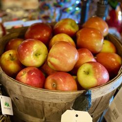 Jerry Smith Pumpkin Farm - Apples
