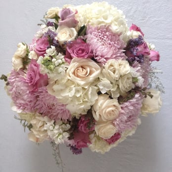 Flower Divas - Floral centerpiece. - Florists Near Me - Santa Clara, California
