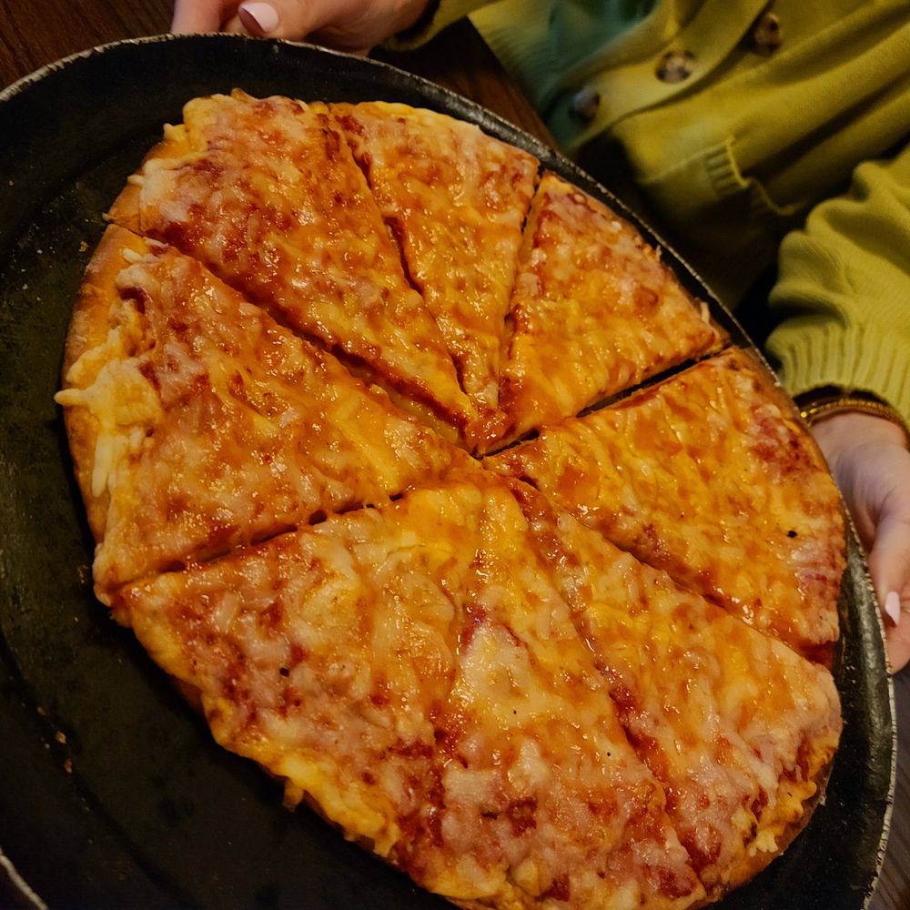 Union Jack Pub - 12" vegan mozz cheese thin crust pizza - Pizza Near Me - Indianapolis, Indiana Union Jack Pub - 12" vegan mozz cheese thin crust pizza - Pizza Near Me - Indianapolis, Indiana