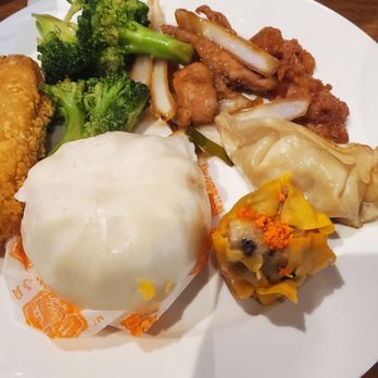 Fusion Buffet - The hot entrée was not bad, however, the steamed buns were not house made. - Buffets Near Me - Concord, California Fusion Buffet - The hot entrée was not bad, however, the steamed buns were not house made. - Buffets Near Me - Concord, California