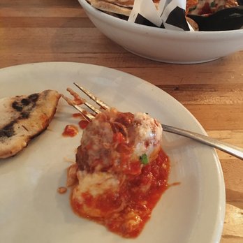 Cane Rosso - Wine Bars Near Me - Carrollton, Texas