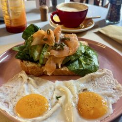Pinturicchio - Avocado toast with smoked salmon and eggs!