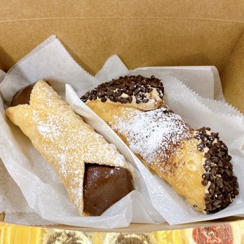 Mike's Pastry - On the right, Espresso Cannoli - Bakeries Near Me - Boston, Massachusetts Mike's Pastry - On the right, Espresso Cannoli - Bakeries Near Me - Boston, Massachusetts