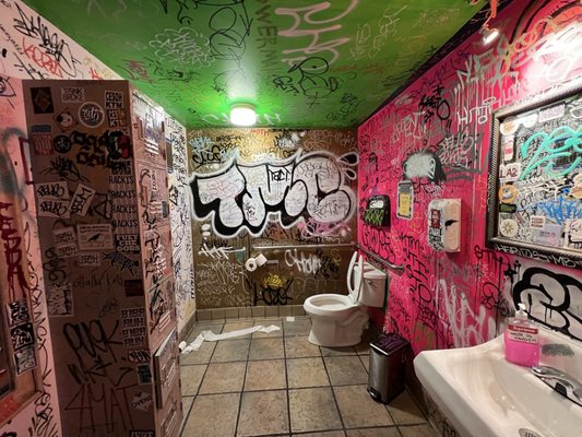 Graffiti Pizza by null