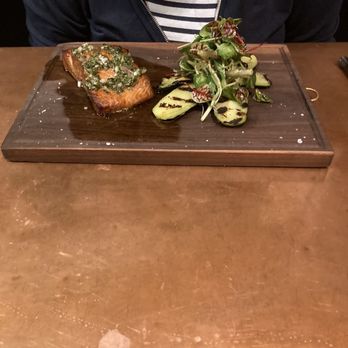 Henni's Kitchen and Bar - Cedar Plank Salmon - Burgers Near Me - White Salmon, Washington