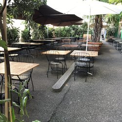 Artigiano - Be careful when entering and leaving the poutdoor seating area!!