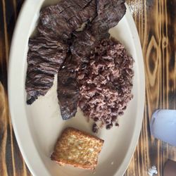 Gallo Pinto - Carne Asada con gallo pinto y queso frito