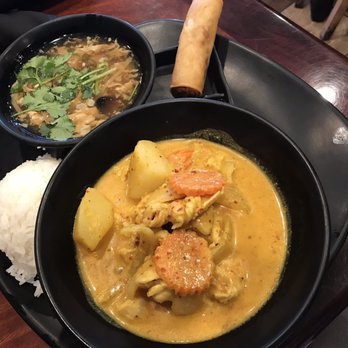 Ocean Thai Cuisine - Yellow curry with chicken - Thai Near Me - Oceanside, California Ocean Thai Cuisine - Yellow curry with chicken - Thai Near Me - Oceanside, California