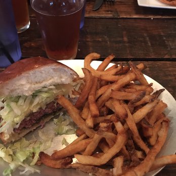 Brick & Brew - Brick n Brew burger - Pizza Near Me - Havertown, Pennsylvania