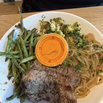 Sizzlin’ Greens - Build A Bowl -Sirloin Steak, Sweet potato noodles, green beans, and broccoli - Salad Near Me - Winter Garden, Florida Sizzlin’ Greens - Build A Bowl -Sirloin Steak, Sweet potato noodles, green beans, and broccoli - Salad Near Me - Winter Garden, Florida