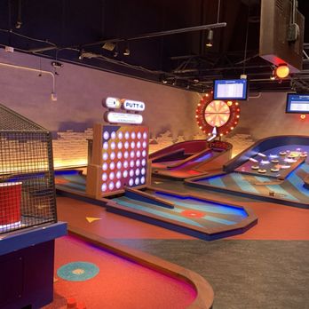Puttshack - Addison - Mini Golf Near Me - Addison, Texas