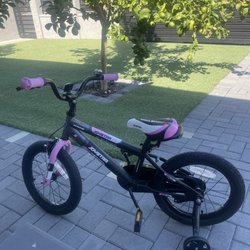 Sunland Bike Shop - Daughters bicycle that Tony perfected.